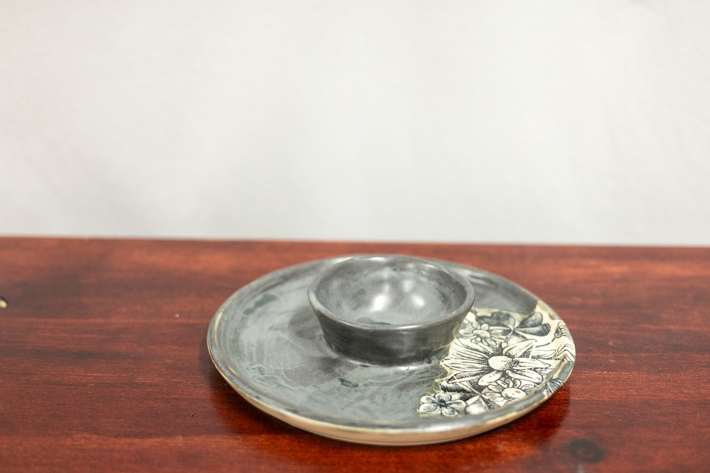 Chip and dip platter - medium - charcoal - floral underglaze transfer