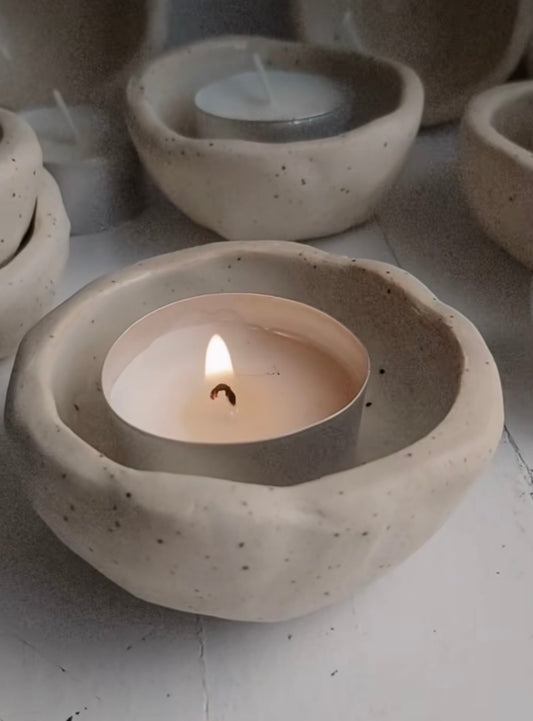 Tea lights and ceramic holder gift set