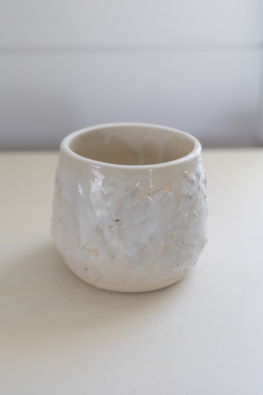 Textured planter - medium - white/cream