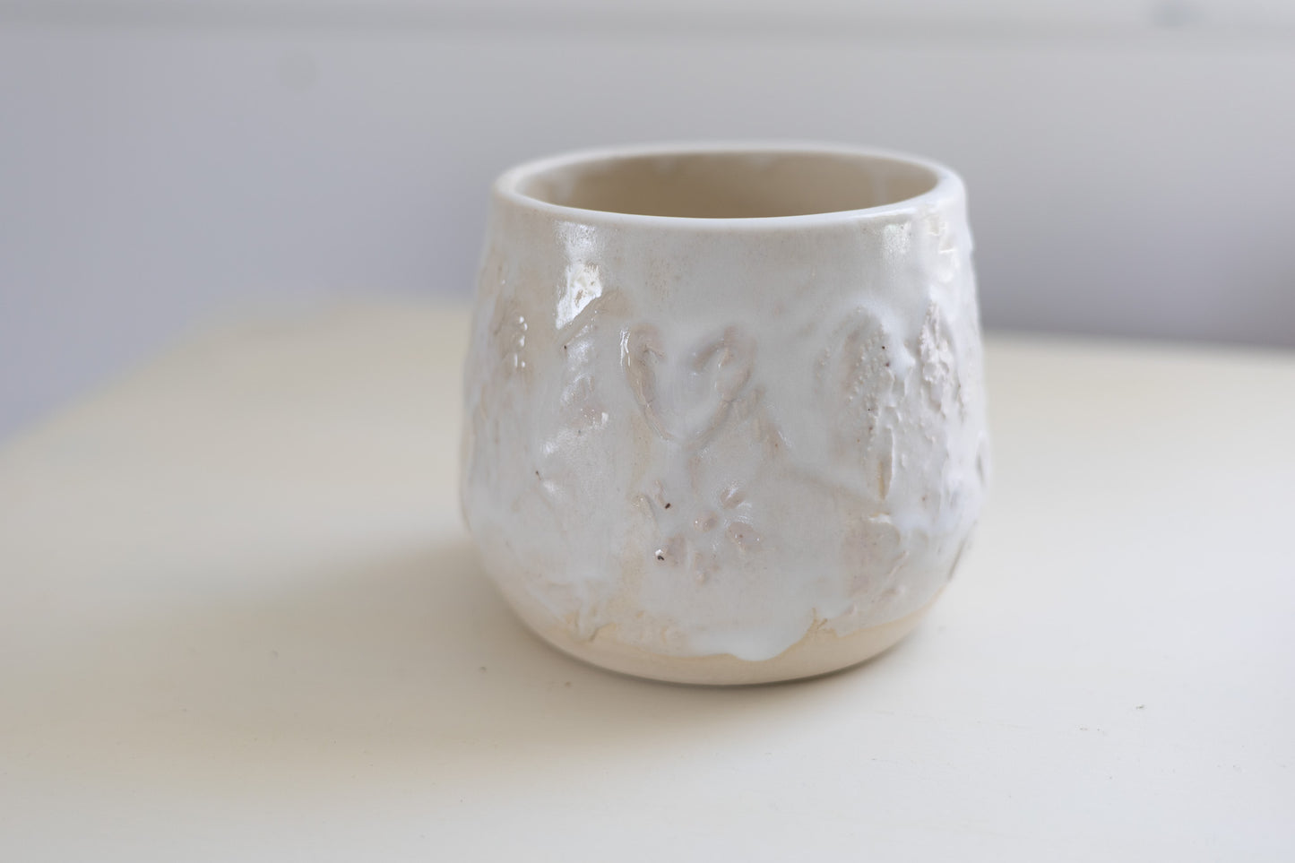 Textured planter - medium - white/cream