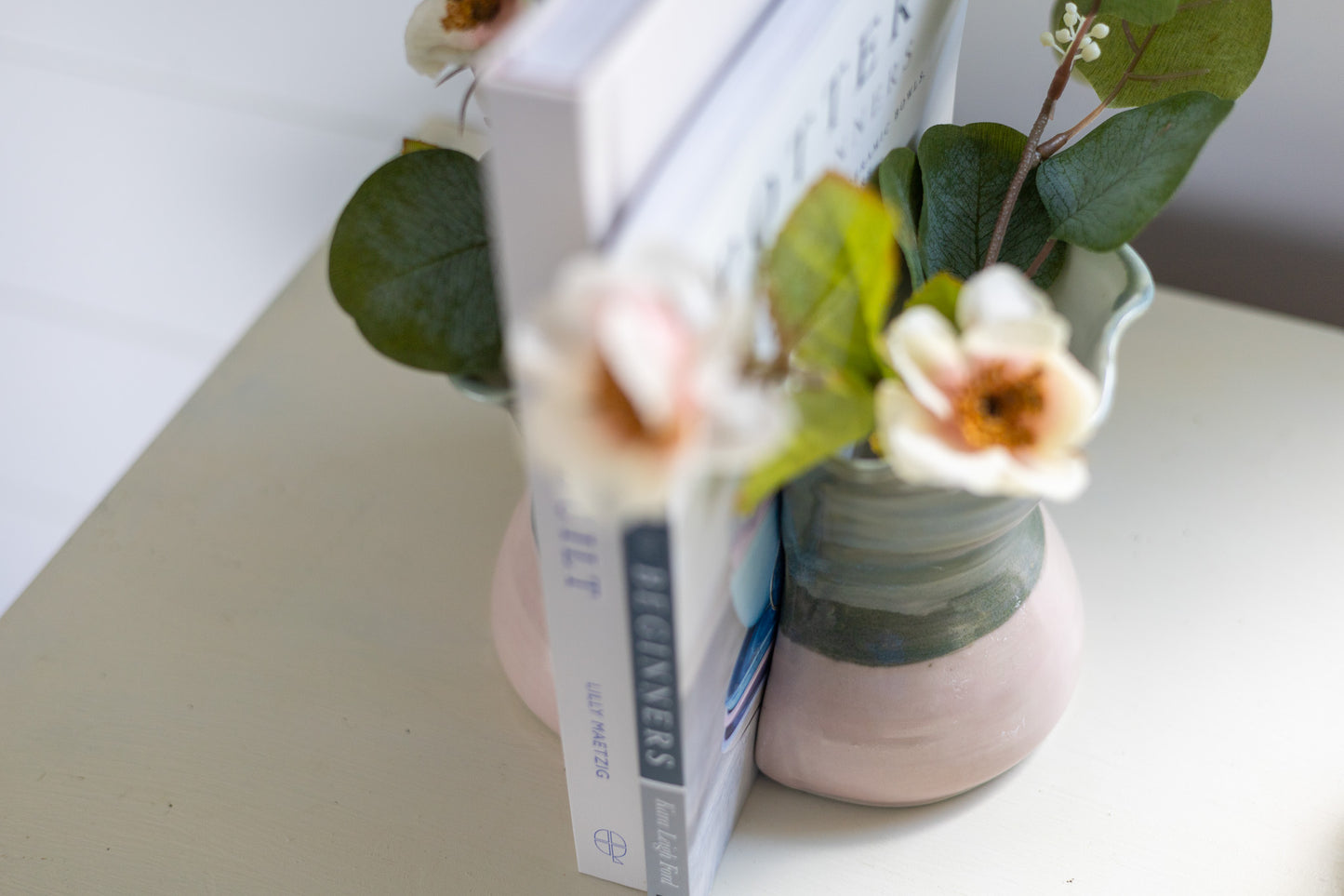 Duotone vase bookends - large - green-blue/pink