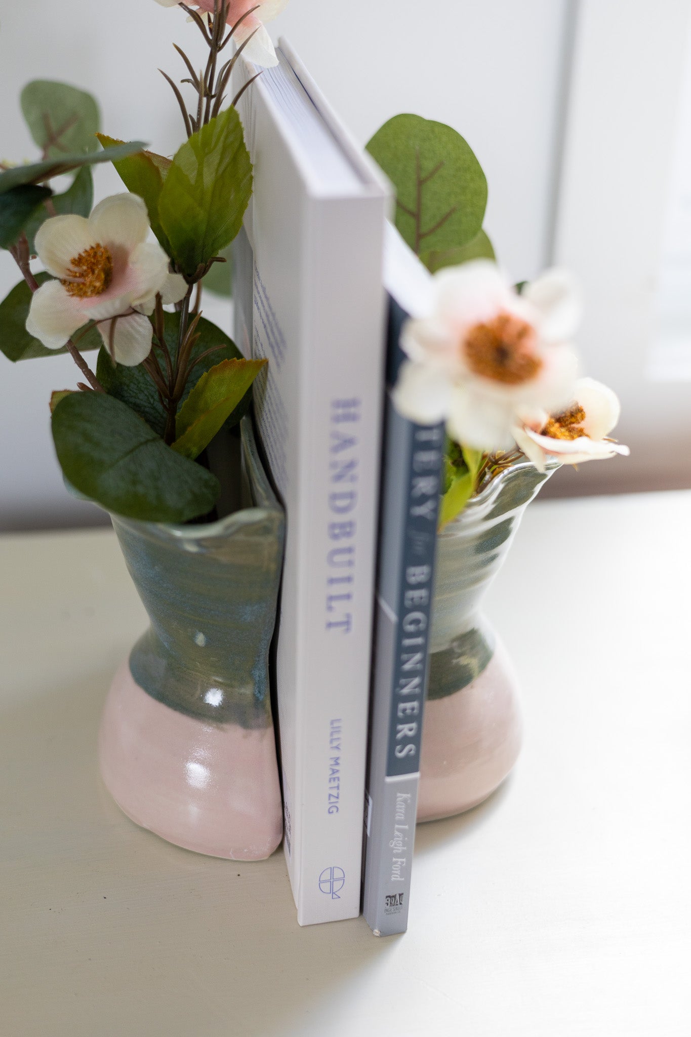 Duotone vase bookends - large - green-blue/pink