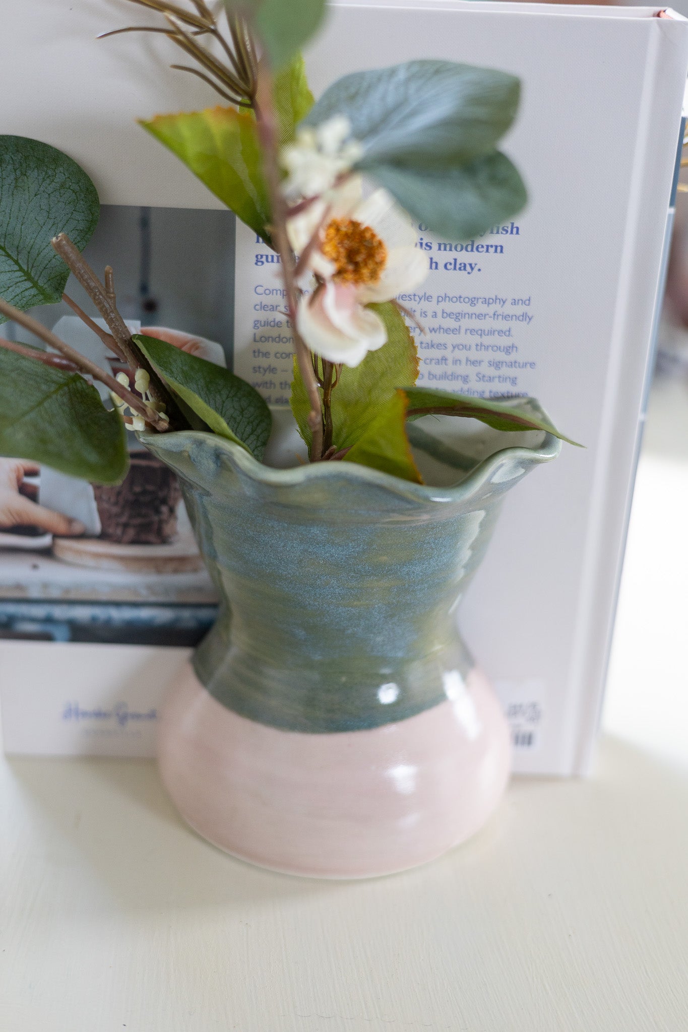 Duotone vase bookends - large - green-blue/pink