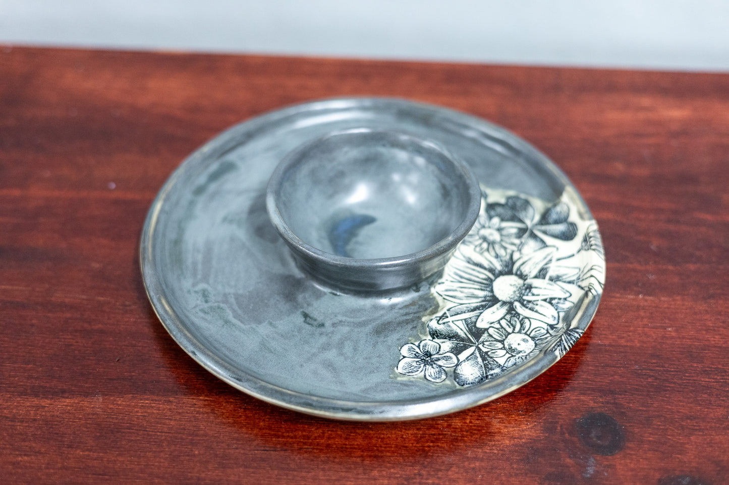 Chip and dip platter - medium - charcoal - floral underglaze transfer