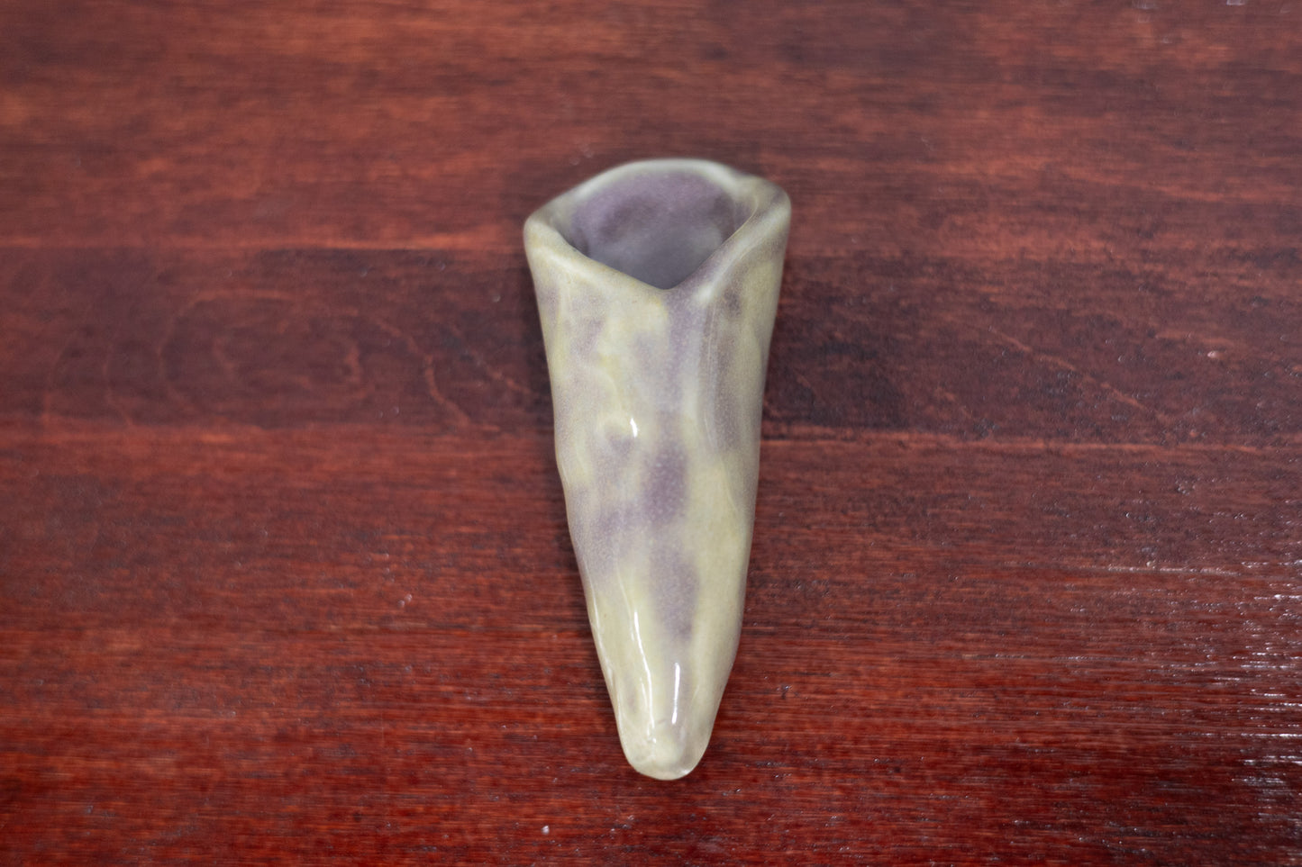 Bud vase magnet - green/purple - conical