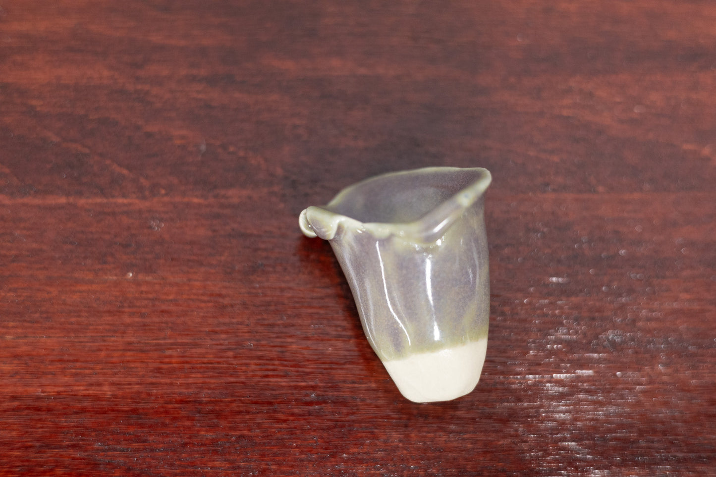 Bud vase magnet - green/purple - curved edges