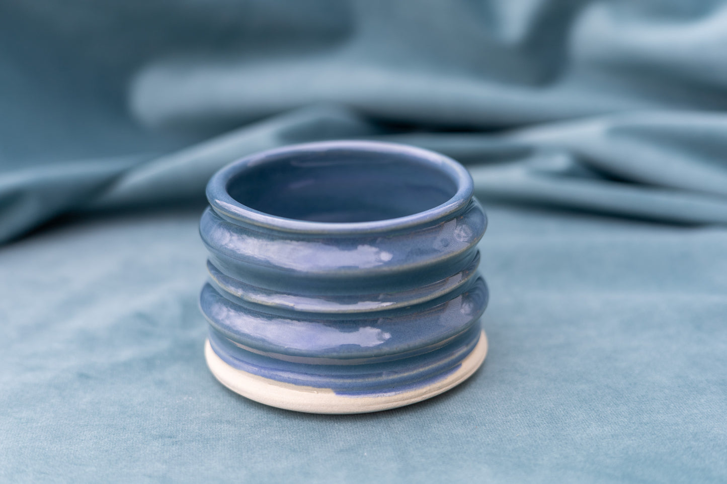 Planter - small - blue ribbed - SECOND