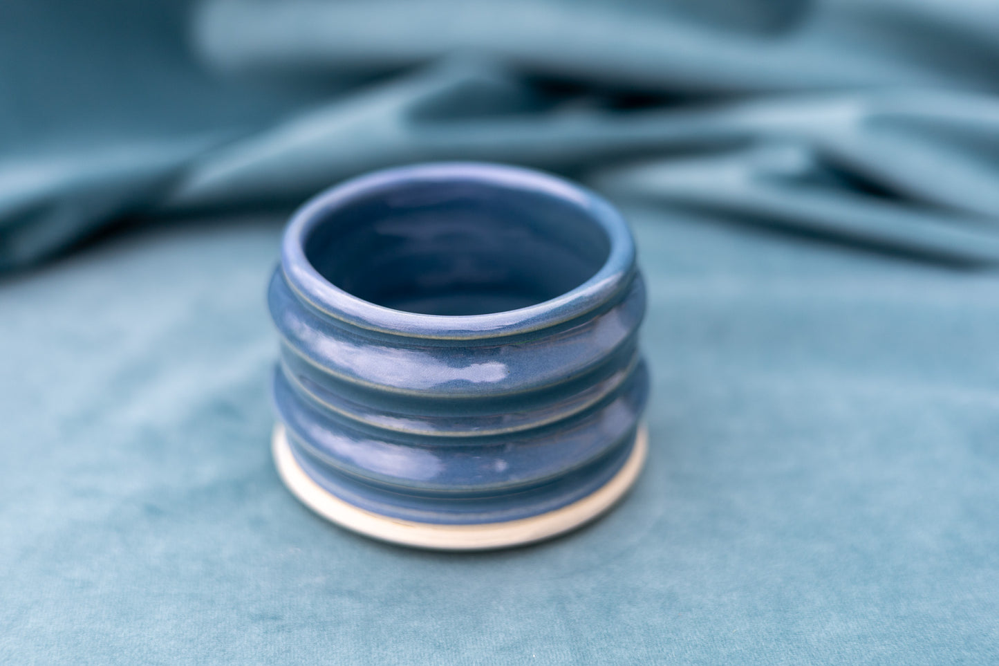 Planter - small - blue ribbed - SECOND