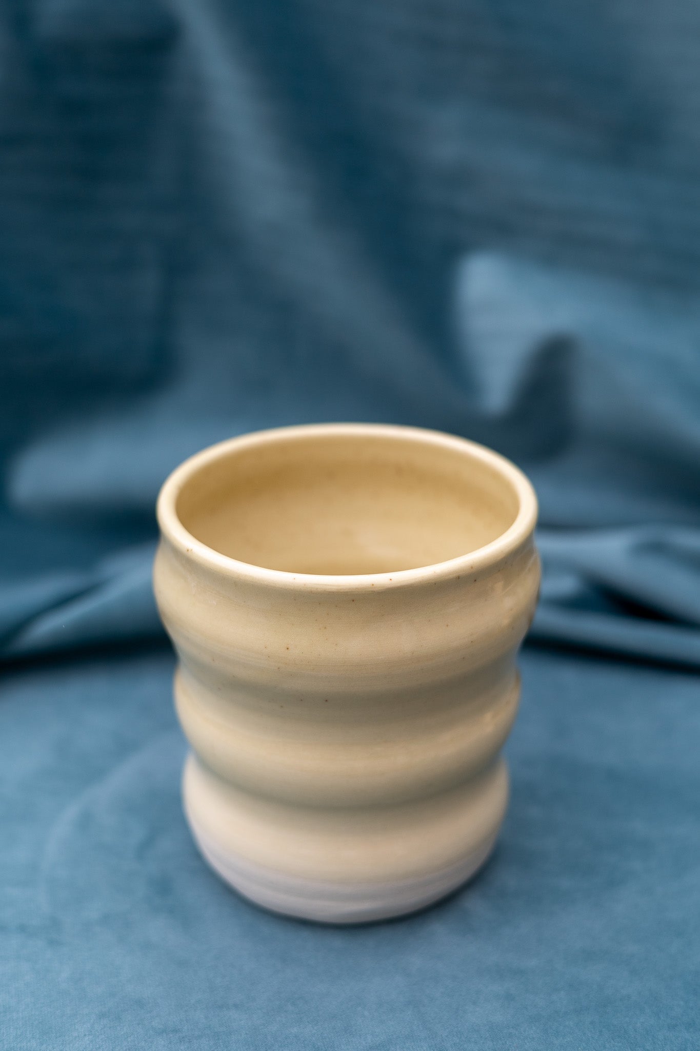 Tumbler - small - yellow speck - bubbled