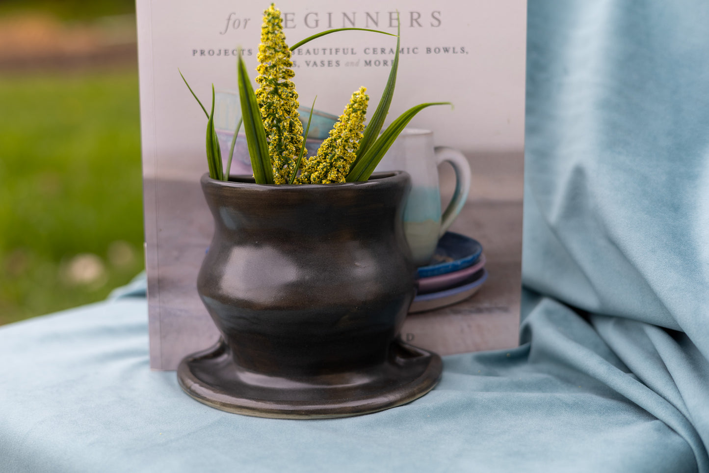 Vase bookends - large - charcoal