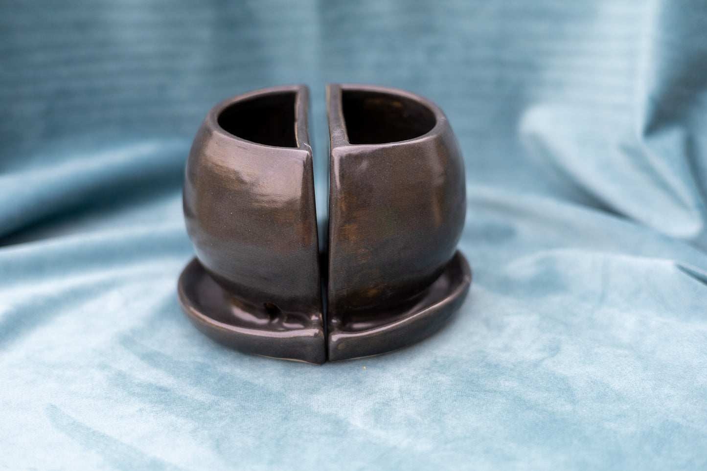 Planter bookends - large - charcoal - drainage holes