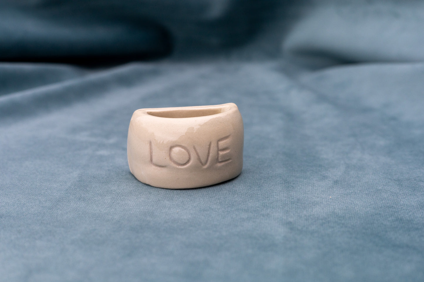 Bud vase magnet - mini - love - white