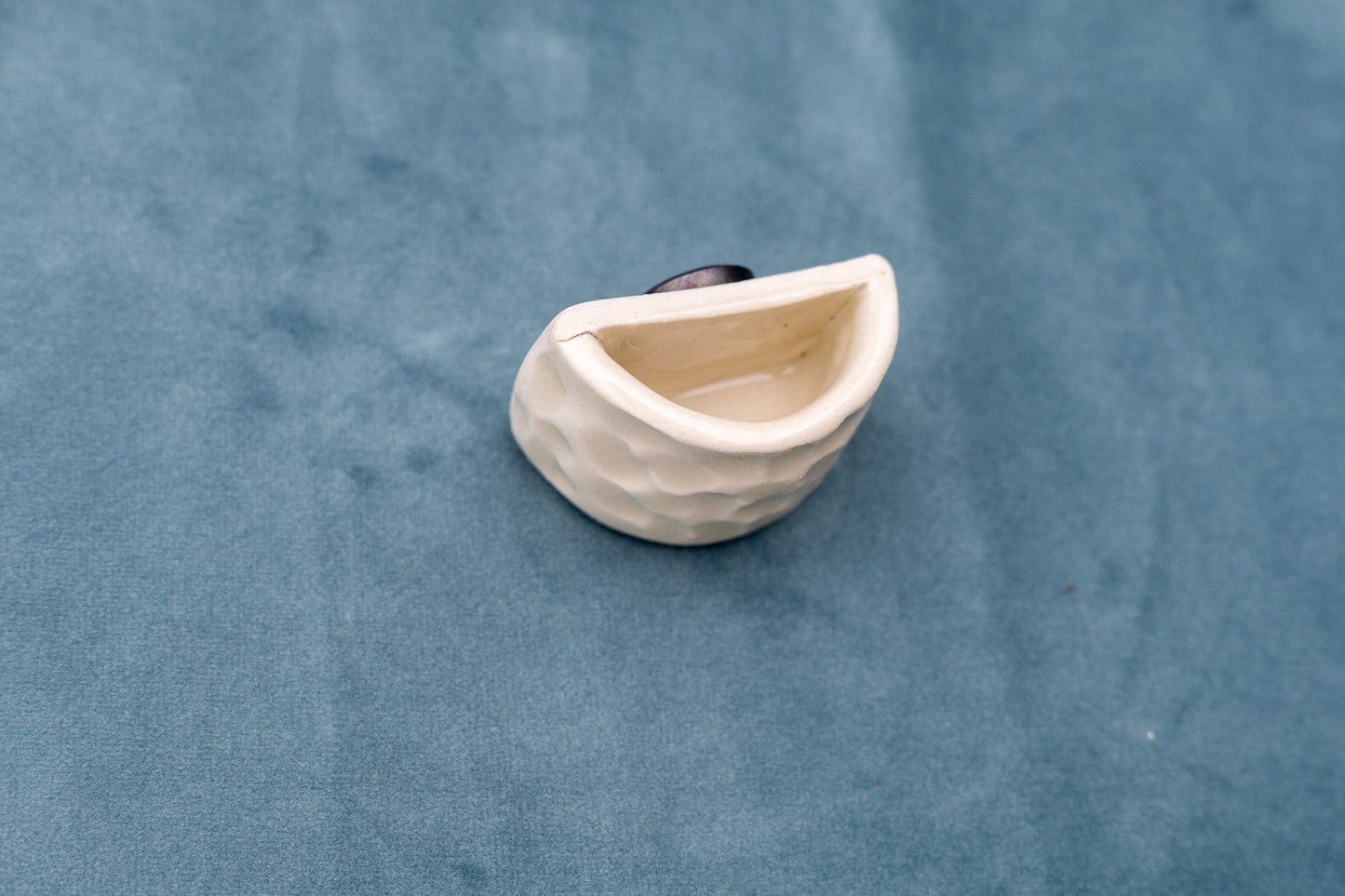 Bud vase magnet - mini - white textured - second